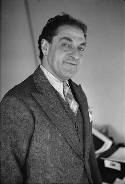 File:Albert Mayer 1936 Carl Mydans.jpeg