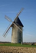 Le moulin à vent rénové.