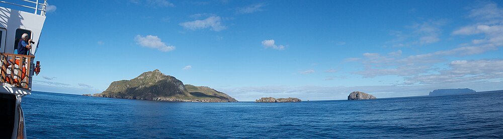 Изглед към Найтингейл и Инаксесибъл от към морето. От ляво на дясно: Найтингейл, Мидъл, Столтенхоф, Инаксесибъл.