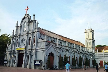Nhà thờ lớn Hải Dương, phường Trần Hưng Đạo, thành phố Hải Dương, tỉnh Hải Dương.