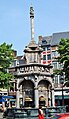 Liège merkez Çarşı Meydanı'nda "Fontaine des Trois Grâces (Üç Zerafet Havuzu)"