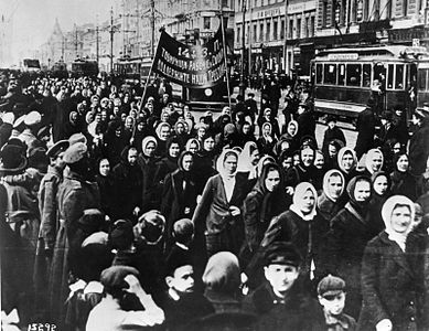 Emakumeen Nazioarteko Eguneko protesta, Petrogradeko kaleetan