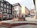 Apothekerbrunnen und benachbarte Gebäude Pharmacist's fountain and neighbouring buildings