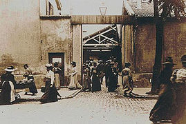 La Sortie de l'usine Lumière à Lyon (1895, premier film français).