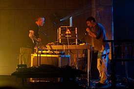 :zoviet*france: на фестивале в Нурберге (Швеция), 2011 год. Слева направо: Марк Уоррен, Бен Понтон.