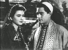 Fouad (right) in Hassan and Naeima, with Souad Hosni