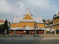 Церква Воздвиження Чесного Хреста УГКЦ в м. Надвірна (фото 2009 року) Пам'ятник І.Франкові