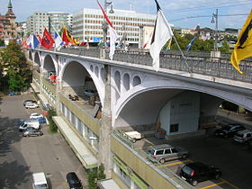 Le pont Chauderon vu du sud-ouest, avec les immeubles de la place Chauderon au second plan.