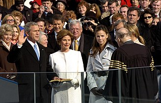 20 ianuarie: Republicanul George W. Bush este inaugurat ca al 43-lea președinte al Statelor Unite ale Americii