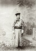 Boerjatische man in traditionele feestelijke kleding (ca. 1890)