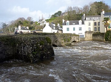 L'Ellé en crue au niveau du pont Lovignon, juste avant sa confluence avec l'Isole (8 février 2014).