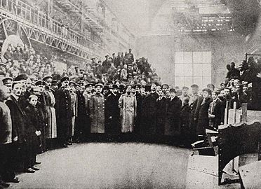Nikolas II.aren bisita Putilov fabrikara, 1915 eta 1917 arteko dataren batean.