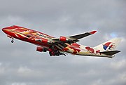 披上朱槿彩繪的波音747-400（朱槿為馬來西亞國花）
