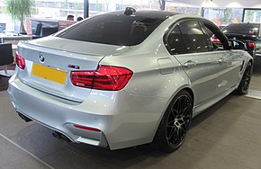 Спортивный седан BMW M3 2017 года