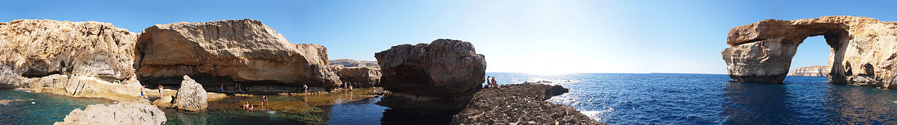 La Finestra Azzurra di Gozo, nell'arcipelago di Malta, appare nella battaglia contro il Kraken.