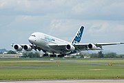 O Airbus A380 é o maior e mais largo dos aviões de passageiros.