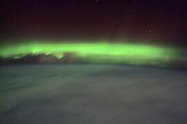 De geomagnetiske stormene forårsaket vakre mønstre kjent som aurora polaris i atmosfæren.
