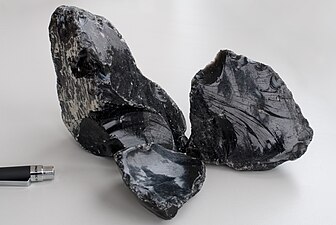 Obsidian med muslede brudflader