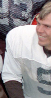 Description de l'image Matt Bahr with the Cleveland Browns (cropped).jpg.