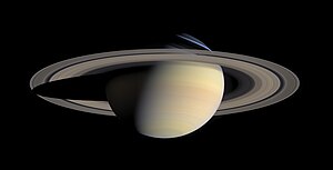 卡西尼號喺2004年10月6號影嘅土星。