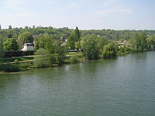 Vue du Pecq, depuis le pont.