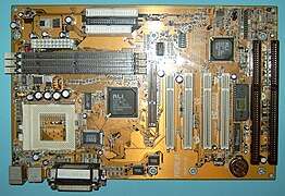 Super-Sockel-7-ATX-Hauptplatine, mit Abwärtswandler für CPU-Core-Spannung, Baujahr 1998 und 1999