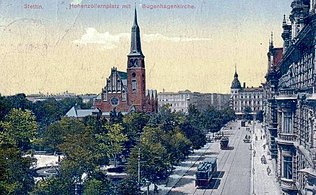 Tram route on Zwycięstwa square