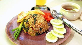 Khao phat kaphrao, Thai fried rice with holy basil