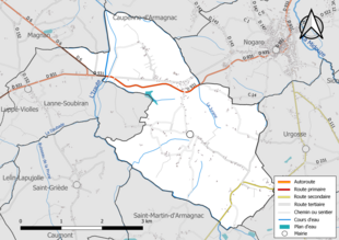 Carte en couleur présentant le réseau hydrographique de la commune