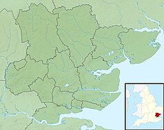 Mapa konturowa hrabstwa Essex, u góry po lewej znajduje się punkt z opisem „źródło”, natomiast w centrum znajduje się punkt z opisem „ujście”