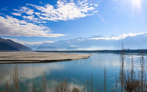 Ĉe Skardu.