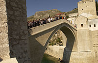 "Ura e Vjetër" ("Stari most") në Mostar, rindërtuar më 2004.
