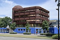 Het Blauwe Gebouw in Tilburg, een van de eerste bouwwerken uitgevoerd in cortenstaal in Nederland (gesloopt in 2023)[7]