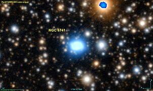 NGC 6741 par le relevé Pan-STARRS.
