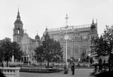Nordiska museet år 1897, med den norra delen färdigbyggd.