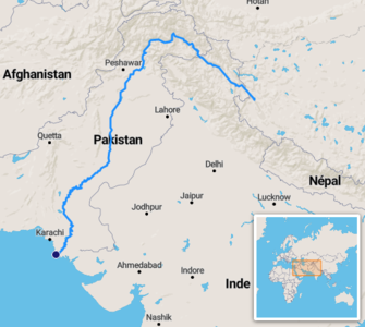 Ekfluo en Okcidenta Himalajo kaj poste akso de la tuta Pakistano.