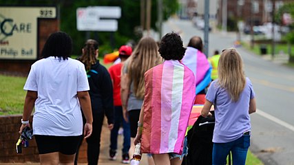 Drapeau lesbien, marche des fiertés de Burlington, juin 2021.