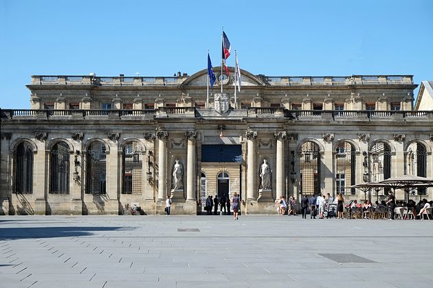 Palais Rohan, hôtel de ville de Bordeaux, place Pey-Berland.