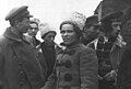 Makhno(centro), cercada por outros integrantes do Exército Insurgente