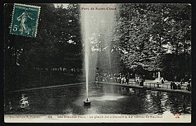 Carte postale - Saint-Cloud - Les Grandes Eaux - Le grand jet s'élevant à 42 mètres de Hauteur.