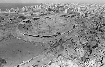 Stade de Beyrouth et quartier de Bir Hassan détruits pendant la guerre du Liban en 1982