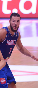 Joffrey Lauvergne, joueur de Chalon-sur-Saône de 2009 à 2012, international français et actuel joueur de NBA