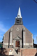 La façade de l'église.