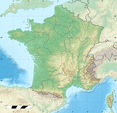 Mapa konturowa Francji, blisko centrum na prawo znajduje się czarny trójkącik z opisem „Morvan”