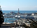 Utsikt over havnen, La Lanterna di Genova i bakgrunnen