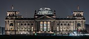 Reichstag pada malam hari