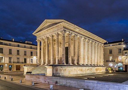 Maison Carrée iz Nîmesa (2. n. št.)