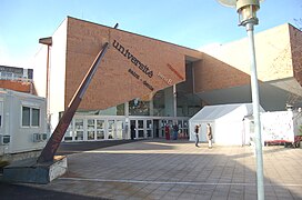 Entrée de l'université Paris-VIII à Saint-Denis (2008).