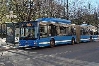 Blåbuss på linje 2 av modellen MAN Lion's City. Den vanligaste bussen i länet.