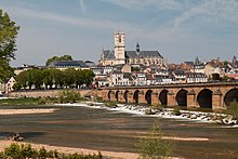 Panoramic nga pagtan-aw sa mga nevers, France.